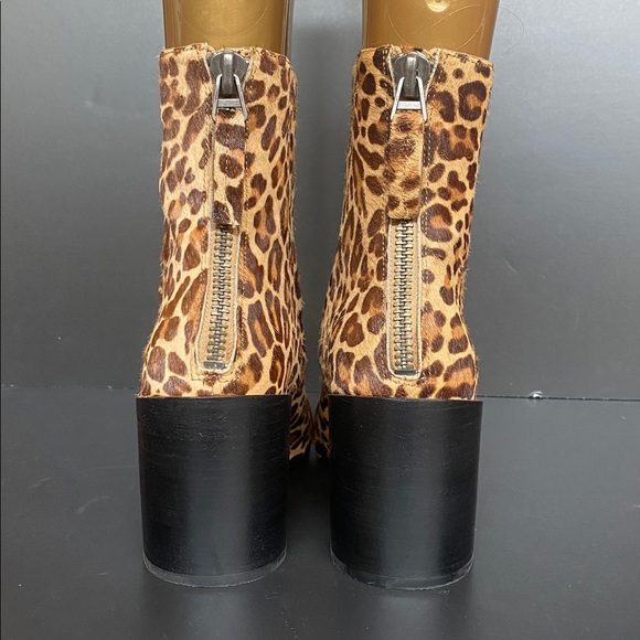 DV Dolce Vita Cow Hair Leopard Ankle Heeled Booties Size 9 *READ - Picture 3 of 11